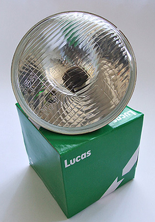 Lucas 7 inch reflector with pilot H4 bulb RH Dip Europe