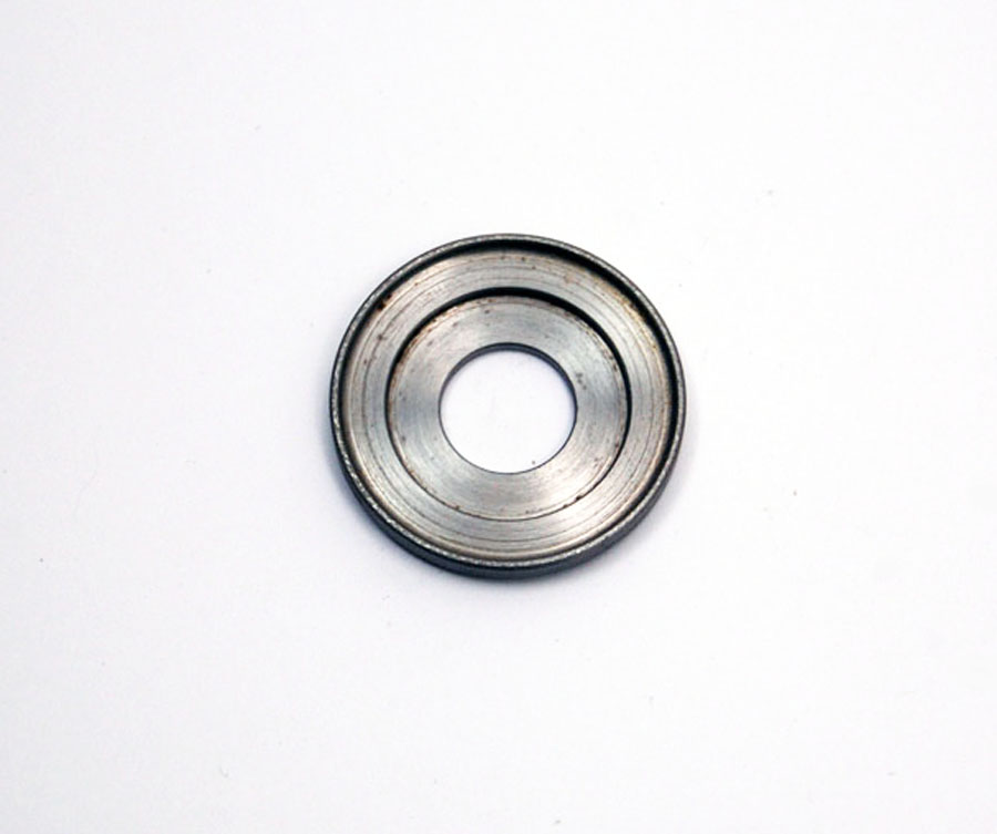 T140 1981on bottom valve spring cup