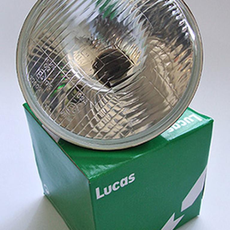 Lucas 7 inch reflector with pilot H4 bulb RH Dip Europe