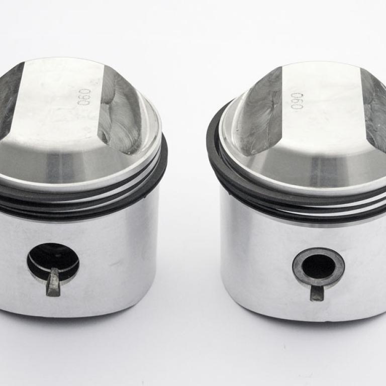 +60 oversize Pistons complete pair 9:1 compression