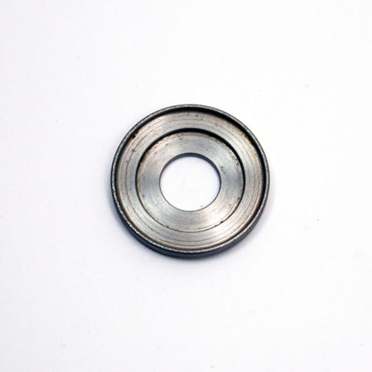 T140 1981on bottom valve spring cup