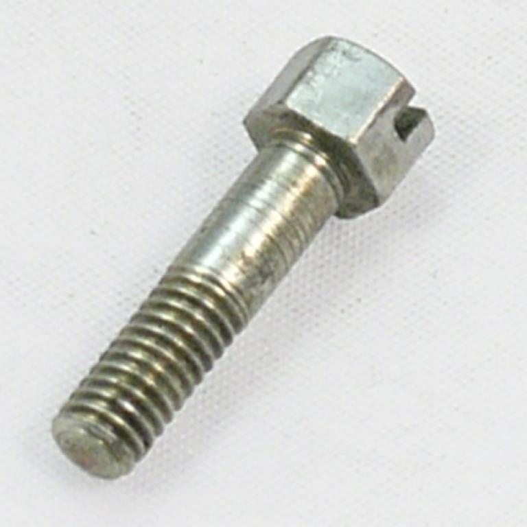 M01 Pick up screw each