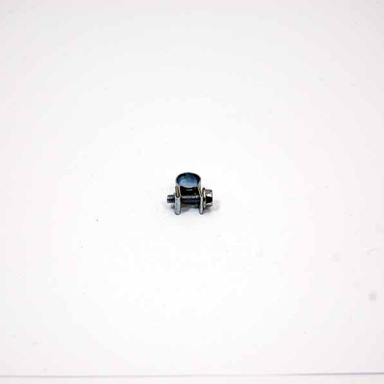 Oil fuel pipe clip to suit 5/32 bore pipe or 4mm