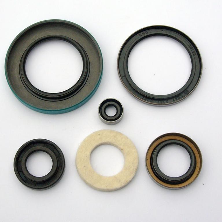 Full SRM end feed oil seal set 62-68